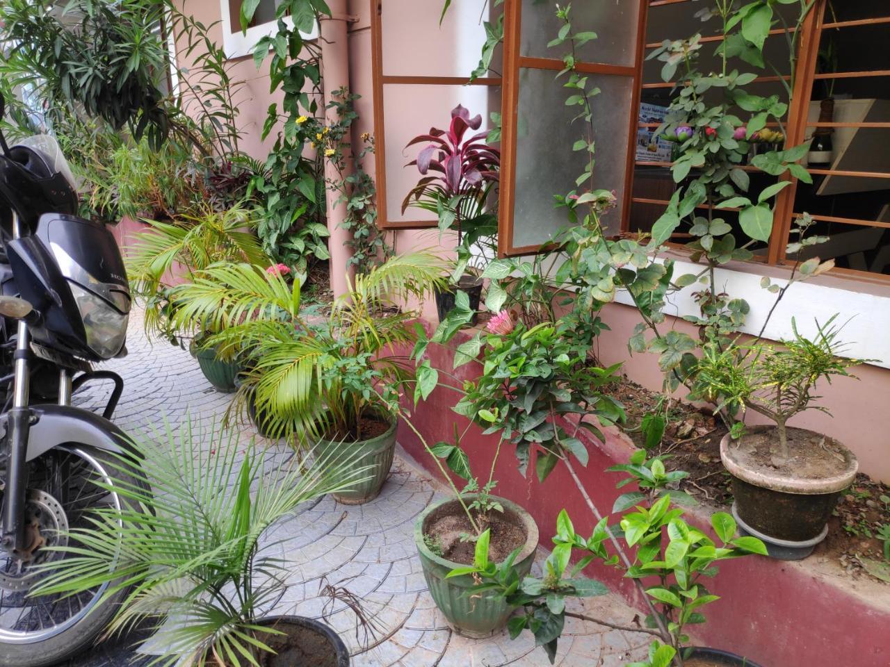 Hotel Silver Space Ernakulam Exterior foto